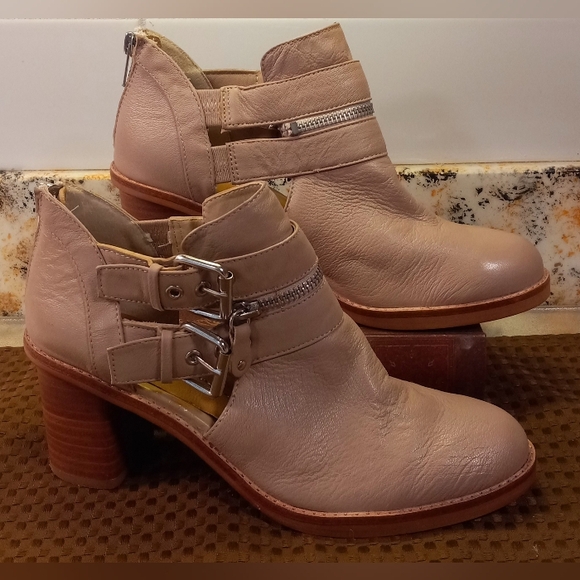 dv doice vita Shoes - Ankle Boots dv (dolce vita) Tan Size 9